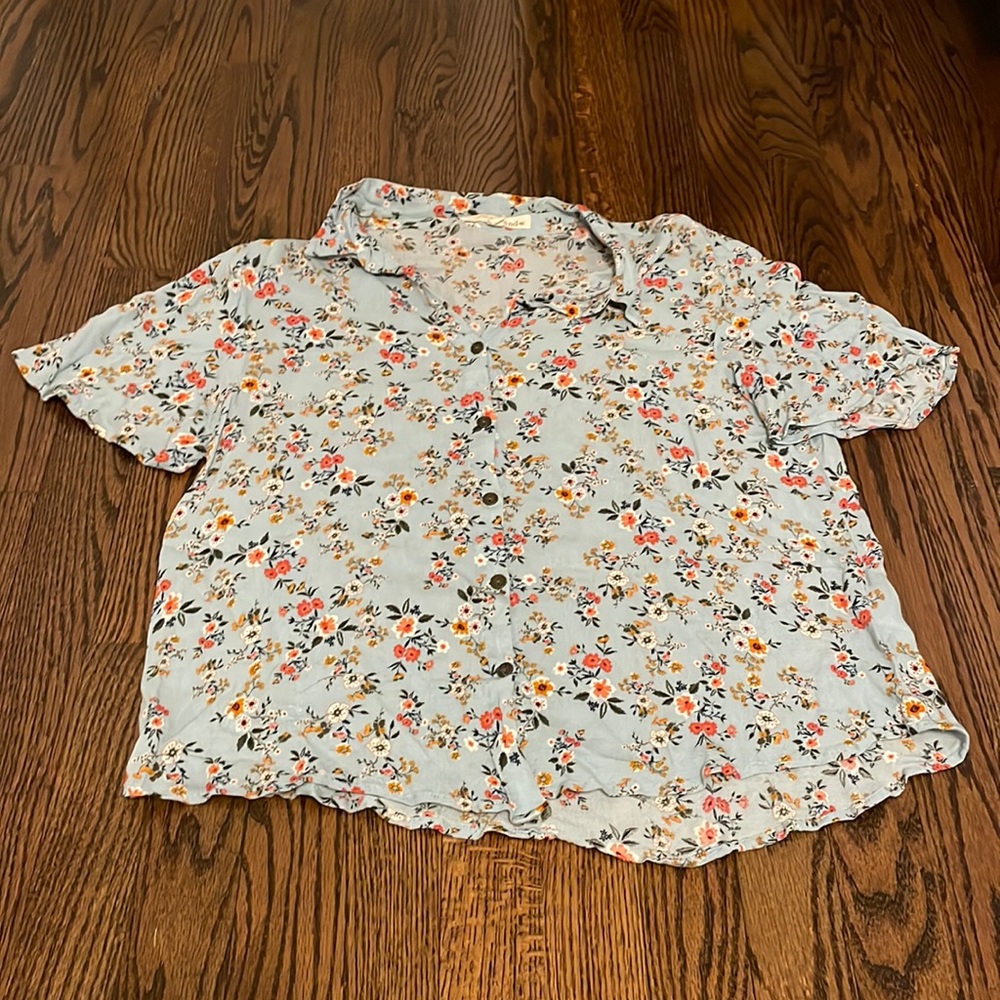 Rewind floral button down lightweight collared blouse